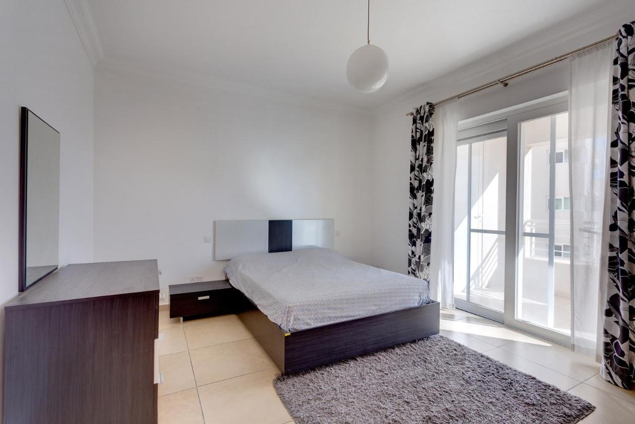 Apartment With Pool Sliema
